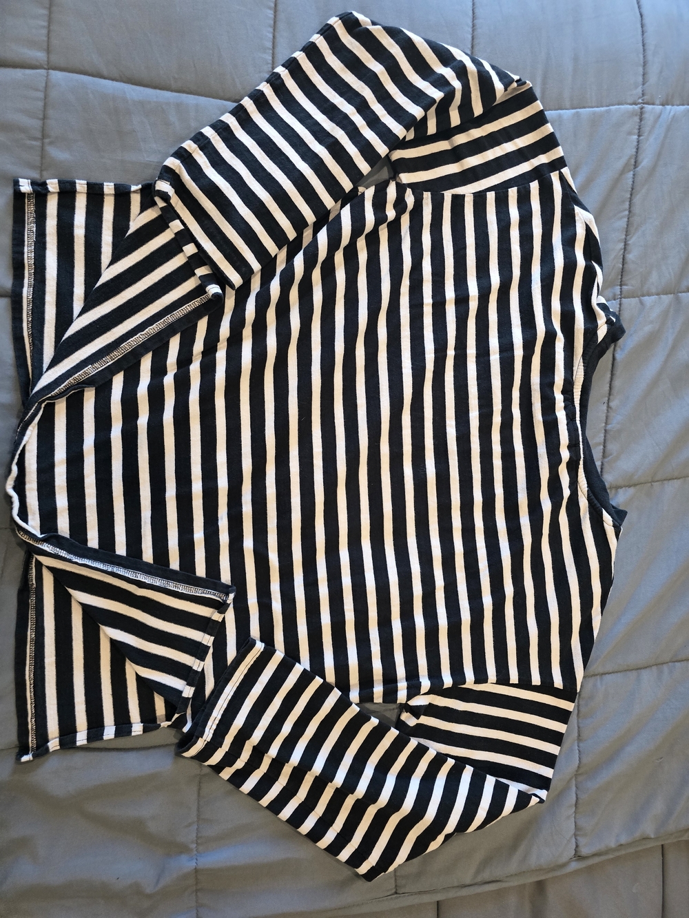 H&M Striped Black and White Long Sleeve Women's Top